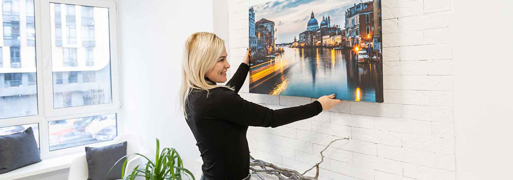Creating a Beautiful Display: How to Arrange Wall Art on Your Walls Properly
